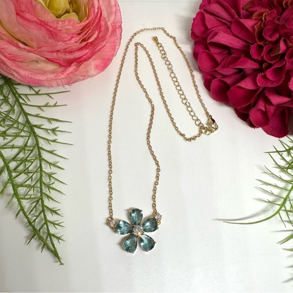 NEW⚜️Aqua Blue Crystal Flower Charm Necklace - Picture 4 of 7